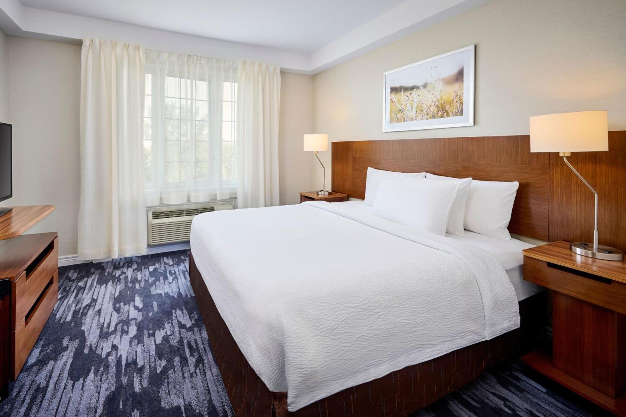 Fairfield Inn & Suites By Marriott Ottawa Kanata Экстерьер фото